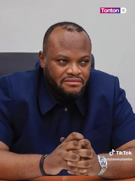 Bonne nouvelle pour les Kinois ! Le gouverneur de Kinshasa, Daniel Bumba, suspend jusqu’à nouvel ordre les opérations de la Mission Mixte de Régulation Routière (MMRR). Les barrières seront retirées et les agents déployés aux carrefours quittent le terrain. Seules les mesures concernant la circulation des camions et remorques restent maintenues, tandis que la gestion du trafic revient à la Police de Circulation Routière (PCR).