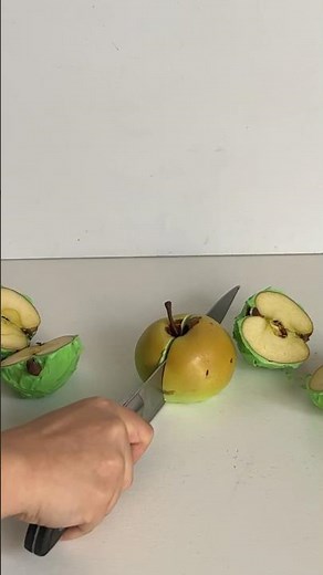 Hyper realistic cakes 🤯