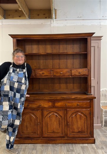 Upcycling Furniture: Transform Vintage Pieces with Paint