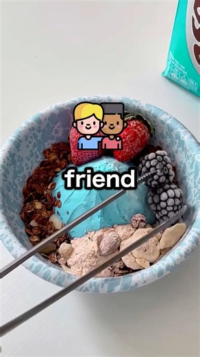 The most embarrassing time to hang ing out with friends…😭😅Sound:‪@tyler.vitelli‬ #funny #shorts#food