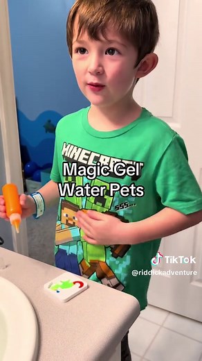 Magic gel, water pets is such a cool gift idea Santa gave us. We finally got to do it and it was so much fun. You create your own pet and designer and color it and then he put it in the solution and it hardens and then you get a jelly toy afterwards. It’s so cool. And they last for a long time you just keep them in a water jug so they stay fresh and you can keep playing with them. ##tiktokshop##giftideasforkids##kidsoftiktok##kidstoys##fyp