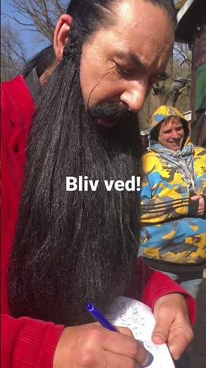 Bliv ved med at høre efter siger Hr.skæg!