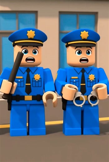 LEGO vs. ROBLOX: The Great Prison Break! 👮‍♂️🏃‍♂️