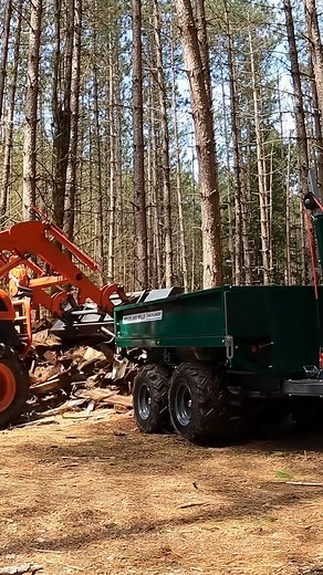 @sawing_with_sandy shares, "Unloading wood just got a whole lot easier" using his new Multilander™ trailer! Check out his full video 🔗: https://www.youtube.com/watch?v=vhOpHfHSL40&t=1108s • • • #WoodlandMills #Multilander #OffRoadTrailer #Firewood #SawingwithSandy #OffRoad 🌳🔩 | Woodland Mills