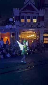 ✨ A Disney Moment ✨ Wendy and Peter Pan Take Flight