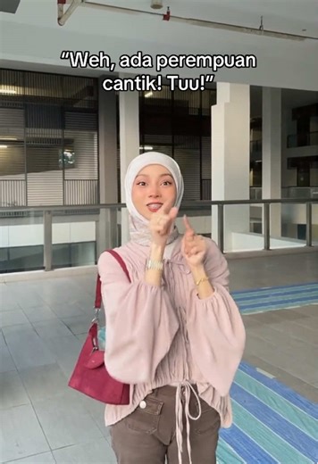 Perempuan Cantik di Nunustudio: Menarik Perhatian!