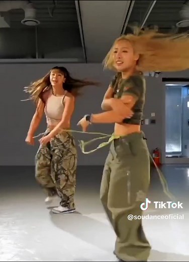 Hot Dance Choreography - Learn Hip Hop Moves from a Professional Dancer
