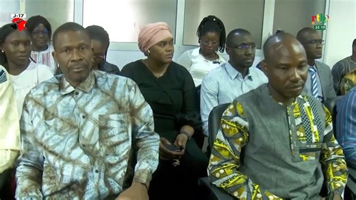 13K views · 333 reactions | Fonds Burkinabè de Développement Économique et Social (FBDES) : Kadiatou Oulla/Paré officiellement installée dans ses fonctions de Présidente du Conseil d’Administration (PCA) par le secrétaire général du ministère en charge de l’économie, Abdoul Rachid Soulama | RTB | Facebook