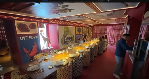 El vídeo de Cenando con Pablo que desvela los secretos del restaurante Casa Marcelo, en Santiago: «¡Olé, olé, el inventor del menú degustación!»