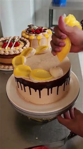 tutorial para decorar tortas con fresas y chocolate #tutorialscake #decoraciondepasteles #cakeideas