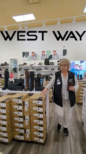 🚨 C’est le Vendredi Fou chez Chaussures Pop Shawinigan ! 🚨 Du 28 novembre au 1er décembre 2025, nous vous offrons : ✅ 20% de rabais sur presque tout en magasin ✅ Jusqu’à 50% de rabais sur plusieurs produits sélectionnés C’est le moment parfait pour renouveler votre garde-robe et faire des économies ! 📍 Rendez-nous visite en magasin et profitez de ces offres limitées. 👉 Partagez la nouvelle avec vos amis et venez en profiter ! | Chaussures Pop Shawinigan