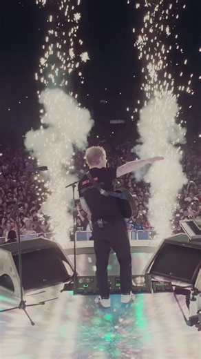 Ed Sheeran's Hilarious Fall on Stage During Loop Tour