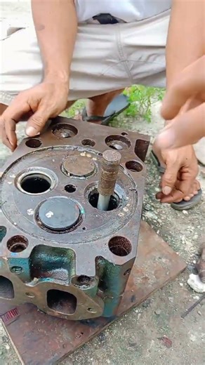 valve guide pull out by special tools and Hummer. #mechanic #automobile