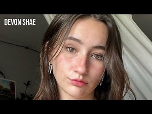 Devon Shae: Natural Beauty & Confident Style | Bio, Life, Fashion & Social Media | Alluring Curve