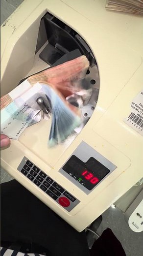 Learn How to count cash on money counter machine