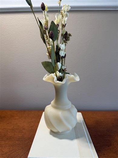 Vintage Fenton Custard Glass Vase | Ruffled Rim Art Glass | Mid Century Collectible - Etsy