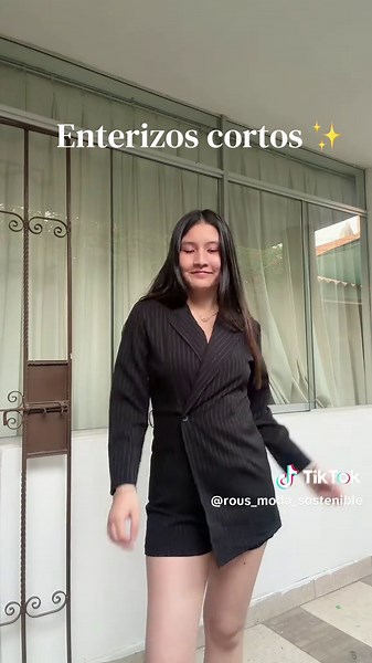 Enterizos cortos disponibles