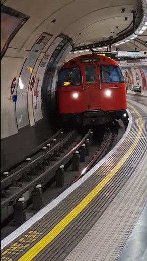 Bakerloo Line 1972 Tube Stock At Waterloo
