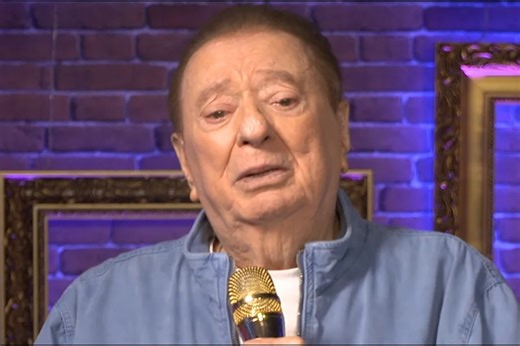 Raul Gil estreia novo programa e desabafa: "Não posso parar" - Bastidores da TV