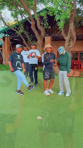 Exploring Brotherhood Vibes with Lekompo