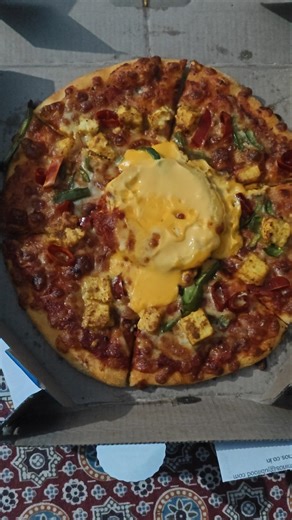 Domino’s Volcano Peppy Paneer Review 🌋 | Is It Really That Spicy #shorts#dominospizza#volcanopizza