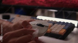 A Detailed and Close Up Guide for Effectively Cleaning Your Computer Mouse Device