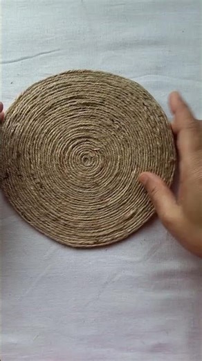 Old bangles + jute = PURE MAGIC ♻️”#JuteCraft #TableMat #DIYHomeDecor #BestOutOfWaste #RecycleCraft