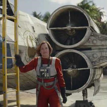 How Sigourney Weaver Bonded with Grogu on Set