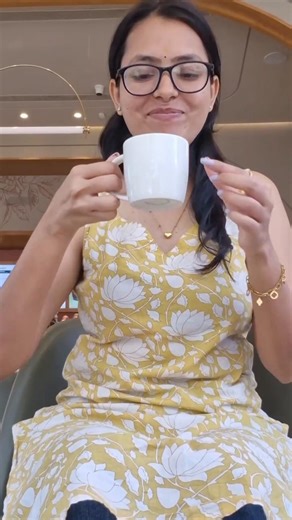first time in starbucks🥲 #trending #viral #marathivlog #starbucks
