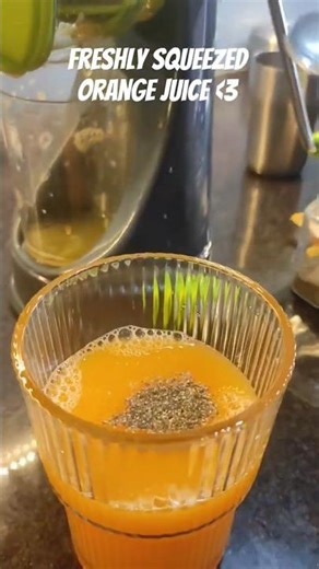 Freshly squeezed orange juice| #orangejuice #easyrecipe #juice #breskfast #food #foodshorts