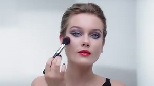 Dare a red-carpet look. Discover the tutorial on chanel.com/-spring-tutorial | CHANEL