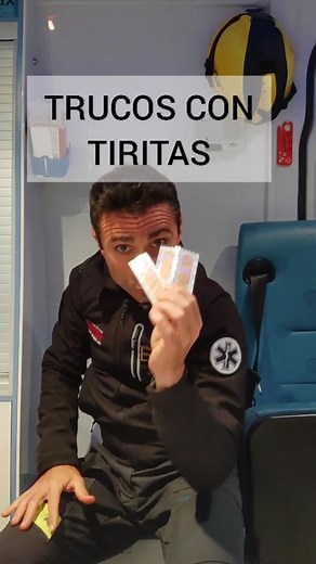 Trucos con tiritas para evitar que despeguen y sean incómodas...#tiritas #curitas #heridas #herida #truco #trucoscaseros #primerosauxilios #comohacer #tutorial #curita #paramedic #tes