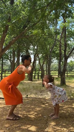 JESSICA NICKSON | DALLAS, TX on Instagram: "She doesn’t know it but I’ve been waiting 20 years to do this with her. One of the greatest privileges of being a girl mom is getting to relive the magic all over again through her eyes. Passing down The Parent Trap handshake felt like sharing a piece of my heart. 🤍 What iconic 90s movie moment should we recreate next?🎬👇 #GirlMomMagic #CoreMemories #ParentTrap"