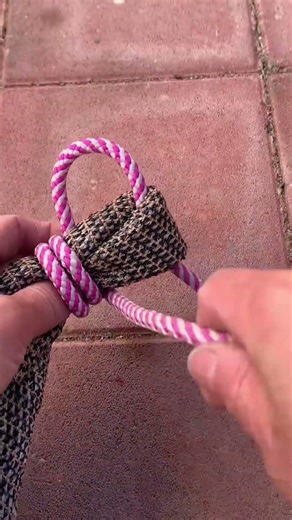 Simple and practical method for tying sunshade cloth knots