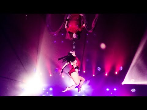 Duo Nava performing aerial silks in the 32nd International Festival of Cirque Du Massy