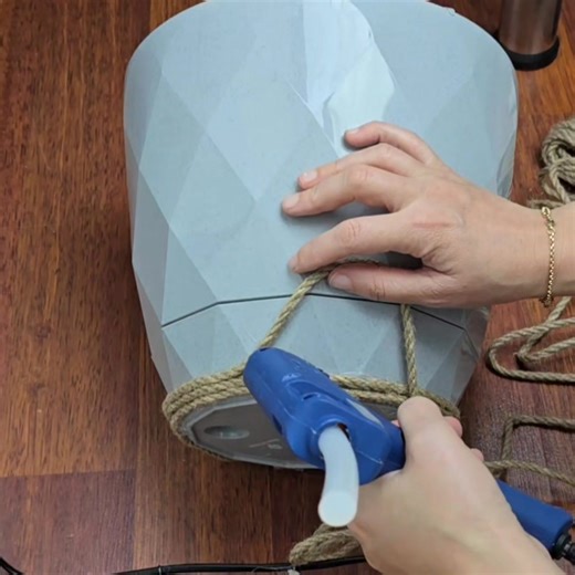 164K views · 1.1K reactions | I sold a 100 TL flower pot box for 500 TL using wicker rope. It was great. #diy | Knitting & Crochet World | Facebook