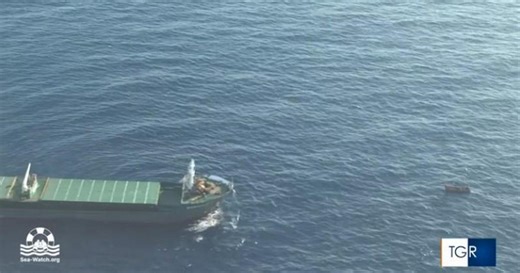 Lampedusa, il recupero dei naufraghi da parte della Rimona, filmato da Sea Watch