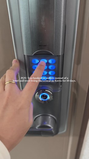 The pindot2 sa keypad door lock was such a kdrama moment HAHAHAH! Also, can we appreciate this beautiful view from our room? 😍 #travelkorea #traveltiktok #seoullife #fypシ゚