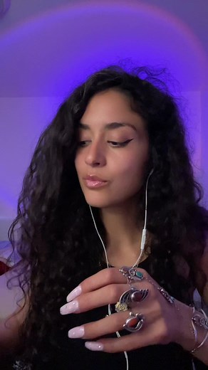 Which do you prefer? #tapping #asmrtapping #tingles #asmr #fyp