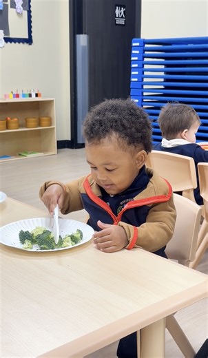 At Montessori Reggio Academy®, our Pre-Primary classrooms are where independence truly begins 🌱 Through Practical Life activities like peeling, cutting, and chopping, our little learners engage in meaningful, hands-on experiences that go far beyond play. With child-safe tools and gentle guidance, they build coordination, concentration, and control of movement while developing essential fine motor skills. These early experiences nurture confidence, encourage problem-solving, and help children un