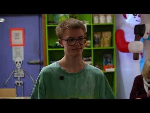 Teen in Michigan's Upper Peninsula buys restaurant, becomes its only employee