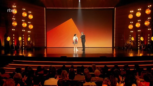 205K views · 5.7K reactions | ¿Cuál es la rutina perfecta de skin care? Los jueves no te peirdas #FuturoImperfecto, después de 'La Revuelta' en La 1 y RTVE play | La 1 de TVE | Facebook