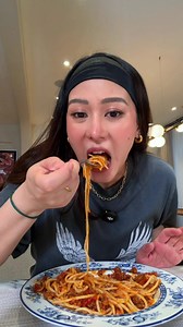Cravings satisfied ulit si buntis!!!! Btw Wearing sizzies headband ☑️ | Italian Sausage Pasta