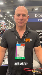 What’s your preference, an air locker or an E locker? Why not take the best of both worlds? #4wdtvrigs #OffRoad #4x4 @Simon 4wdTV | 4wd TV