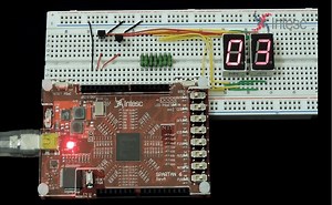 3. Contador de 0 a 99 con displays de 7 segmentos - INTESC