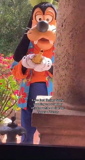 So many things happening 😭😭😭 #goofy #towerofterror #scared #disneyworld