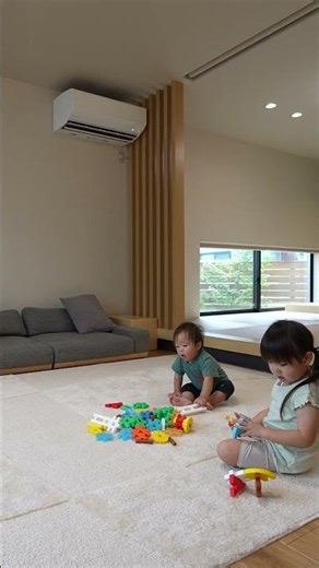 大窓でウッドデッキと繋がるLDK｜光に包まれた家族が笑顔になる住まい