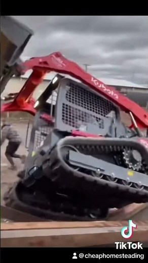 Kubota SVL 75 Skid Steer flipping Over When loading It On Trailer