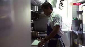 "Sim, Chef Carlos!" Fomos ao restaurante O Frade, em Belém e ficámos a saber todos os segredos do chef, até como foi feita a bênção do presidente Marcelo Rebelo de Sousa. Se quiser saber tudo veja o vídeo completo aqui https://bit.ly/3zfAb4k | FLASH | Facebook