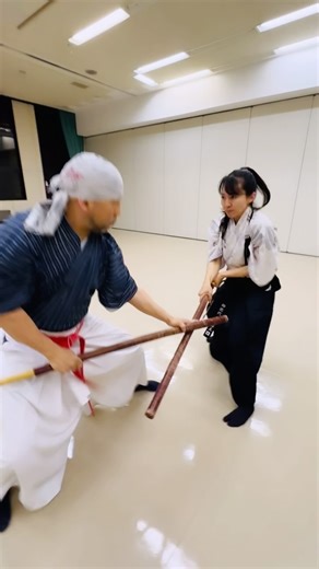 18K views · 25K reactions | 【KENGIDO training！】 #KENGIDO #tetsuroshimaguchi #島口哲朗 #hiromimatsumura #松村裕美 #samuraimethod #samurai #samuraitraining #samuraifight #martialarts #kenjutsu #japnesesword #kata #剱伎道 #サムライメソッド #殺陣 #立ち廻り #型 #サムライ #剣術 #形式美 #コミュニケーションメソッド | 剱伎道 - KENGIDO | Facebook